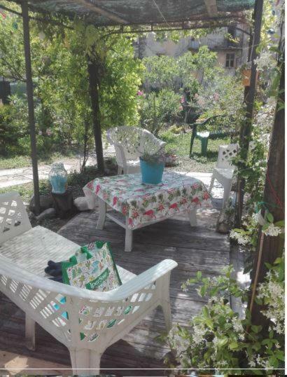 카스텔누보디가프라냐나 Labarchettaok B&B 외부 사진